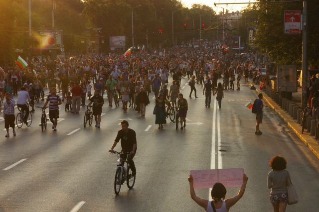 #ДАНСwithme мирен протест в София