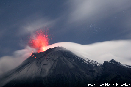 Volcano Tungurahua erupts