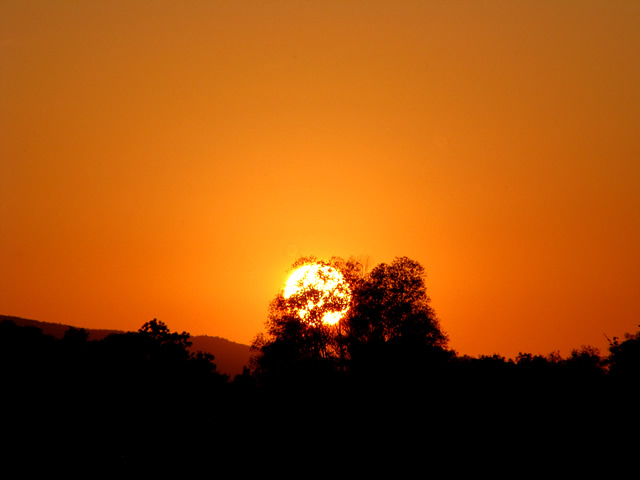 Sunset over Irakli beach (photo)