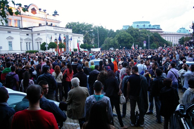 Първият протест #ДАНСwithme, пред парламента.