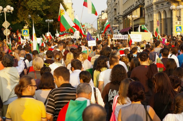 #ДАНСwithme мирен протест в София