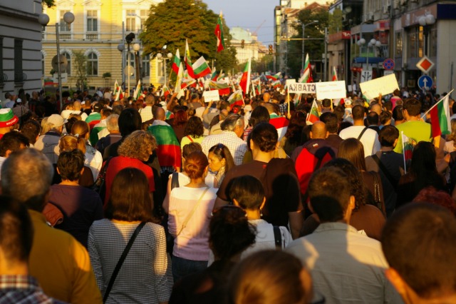 #ДАНСwithme мирен протест в София