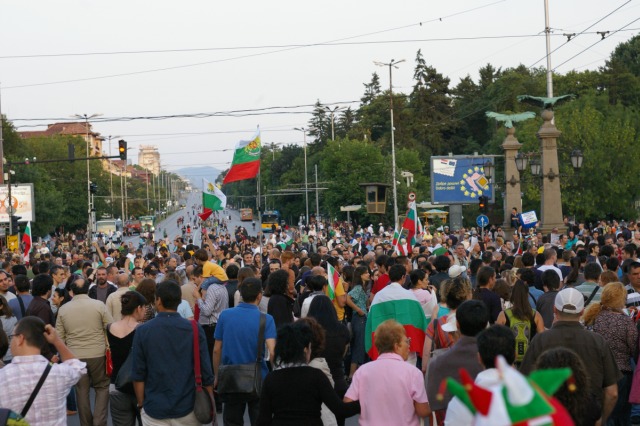 #ДАНСwithme мирен протест в София