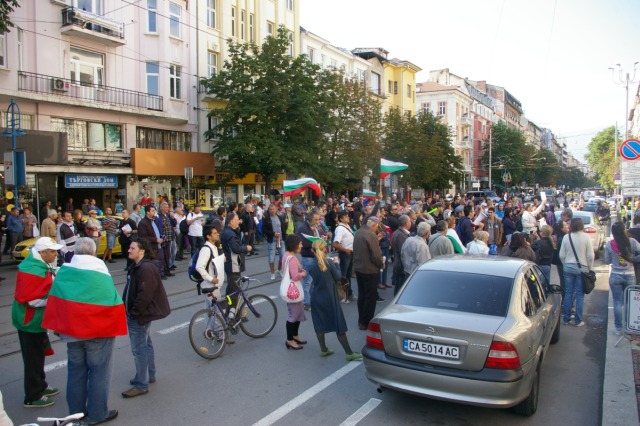 #ДАНСwithme мирен протест в София