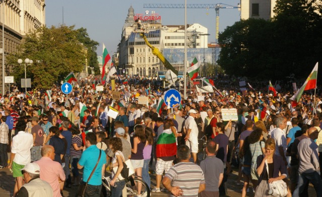 #ДАНСwithme мирен протест в София