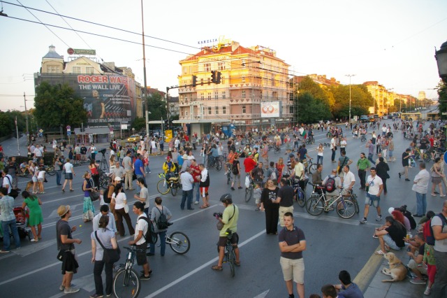 #ДАНСwithme мирен протест в София