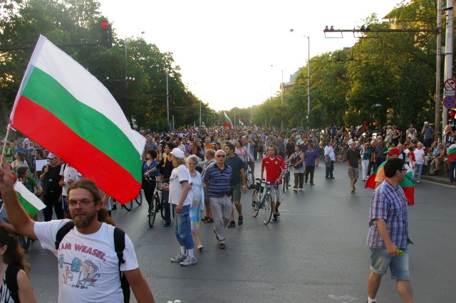 #ДАНСwithme мирен протест в София