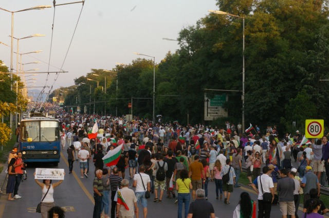 #ДАНСwithme мирен протест в София