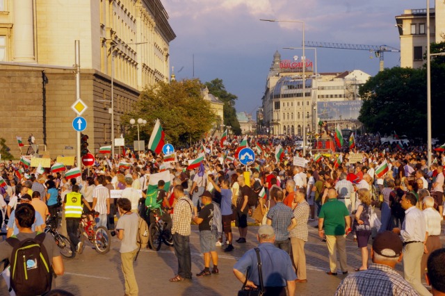 #ДАНСwithme мирен протест в София