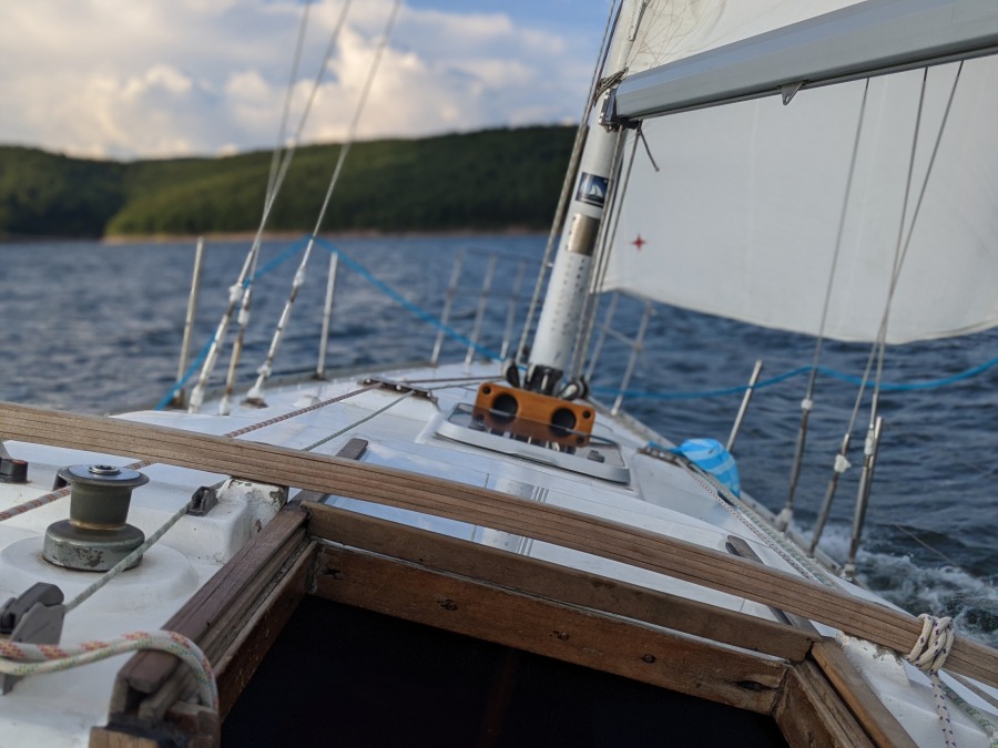 Sailing on Iskar Lake, sailboat Esperanca (a 40 footer sloop), 21/06/2020